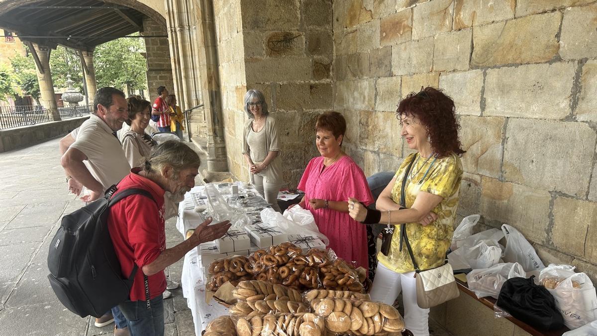 Puesto con productos de las monjas de Santa Ana