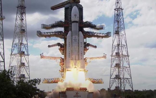 Despegue de la misión Chandrayaan-3. Despegue de la misión Chandrayaan-3.