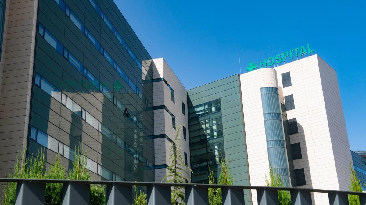 Fachada del Hospital Universitario Clínico San Cecilio de Granada