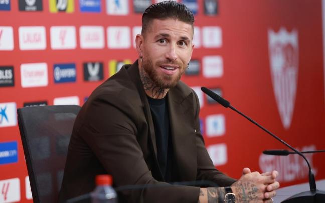 Sergio Ramos, en una rueda de prensa con el Sevilla.