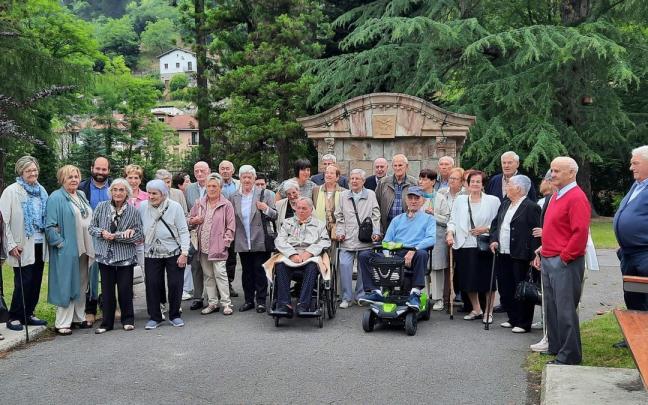 Homenajeados y homenajeadas en el acto celebrado el domingo. / Cedida. Homenajeados y homenajeadas en el acto celebrado el domingo.