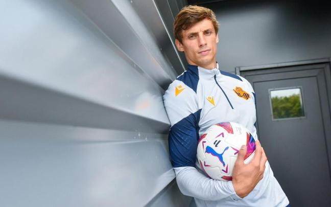 Robin Le Normad posa para este periódico. / ARNAITZ RUBIO