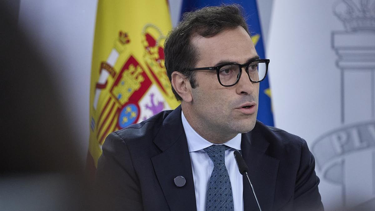 El titular de Economía, Comercio y Empresa, Carlos Cuerpo, tras el Consejo de Ministros.