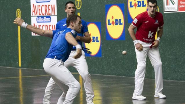 En imágenes: Laso-Albisu superan a Altuna III-Ezkurdia en la sexta jornada del Campeonato de Parejas Serie A en el Ogueta de Gasteiz.