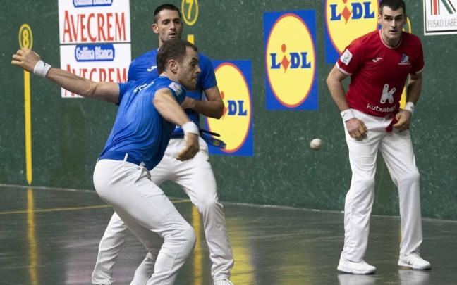 En imágenes: Laso-Albisu superan a Altuna III-Ezkurdia en la sexta jornada del Campeonato de Parejas Serie A en el Ogueta de Gasteiz.