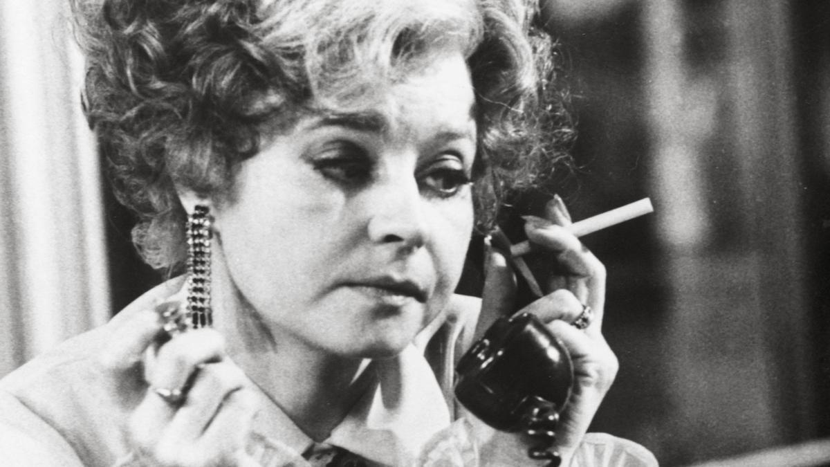 Muere Prunella Scales actriz de Regreso a Howards End y Hotel Fawlty, a los 93 años