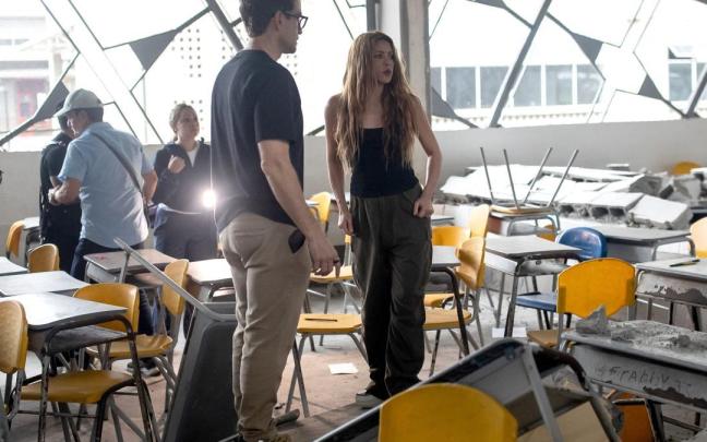 Shakira visita una de las zonas arrasadas por el terremoto en Colombia