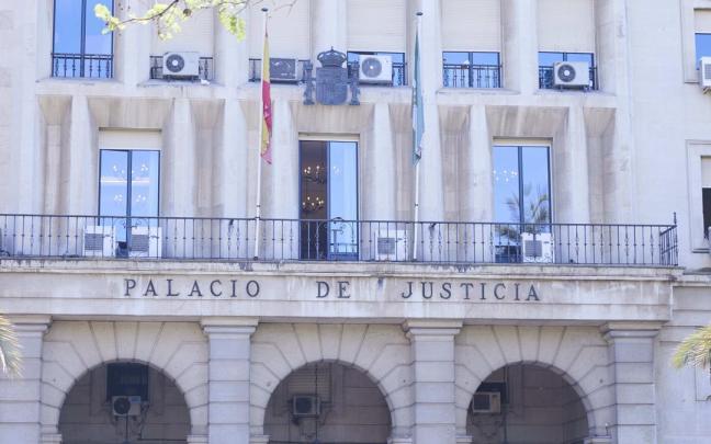 Fachada principal de la Audiencia Provincial de Sevilla