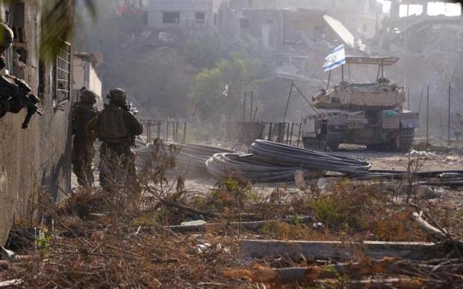 Militares del Ejército de Israel durante unos combates en el norte de la Franja de Gaza. Militares del Ejército de Israel durante unos combates en el norte de la Franja de Gaza.