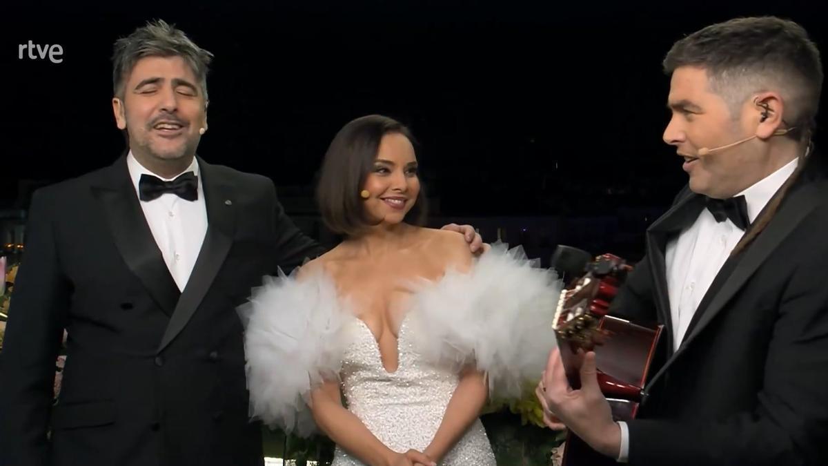 Estopa y Chenoa, presentadores de las campanadas en RTVE.