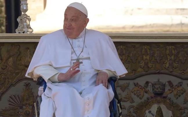 El Papa Francisco reaparece en la Plaza de San Pedro después de recibir el alta hospitalaria hace dos semanas / EP El Papa Francisco reaparece en la Plaza de San Pedro después de recibir el alta hospitalaria hace dos semanas