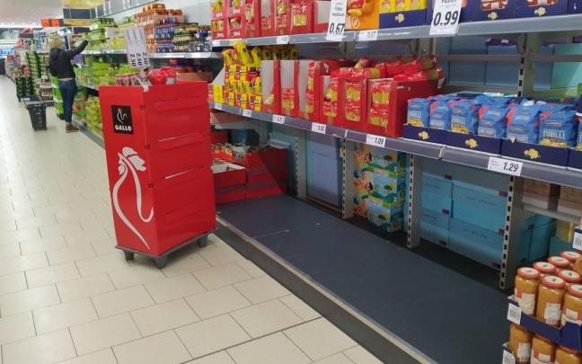 Las familias están ajustando sus gastos en alimentación por la escalada de los precios. Las familias están ajustando sus gastos en alimentación por la escalada de los precios.