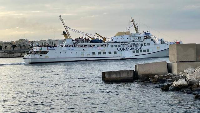 El barco 'Conscience', miembro de una flotilla que navega rumbo a Gaza.