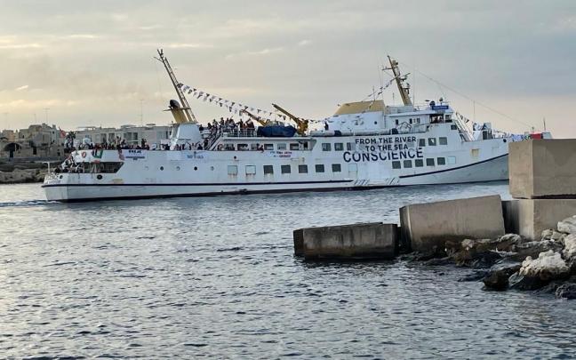 El barco 'Conscience', miembro de una flotilla que navega rumbo a Gaza.