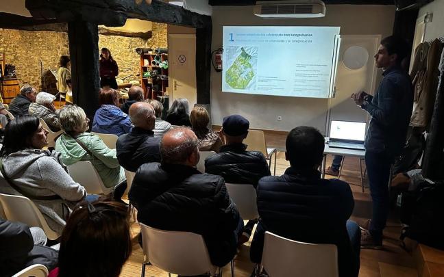 Asamblea vecinal en Areta sobre nuevo PGOU / Ayuntamiento de Laudio Asamblea vecinal en Areta sobre nuevo PGOU