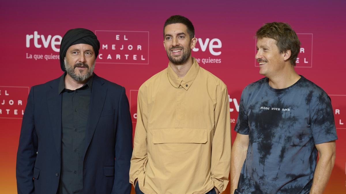 David Broncano junto a sus colaboradores Ricardo Castella y Grison en el FesTVal de Gasteiz.