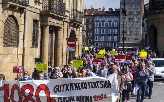 Marcha de pensionistas para cobrar al menos 1.080 euros al mes