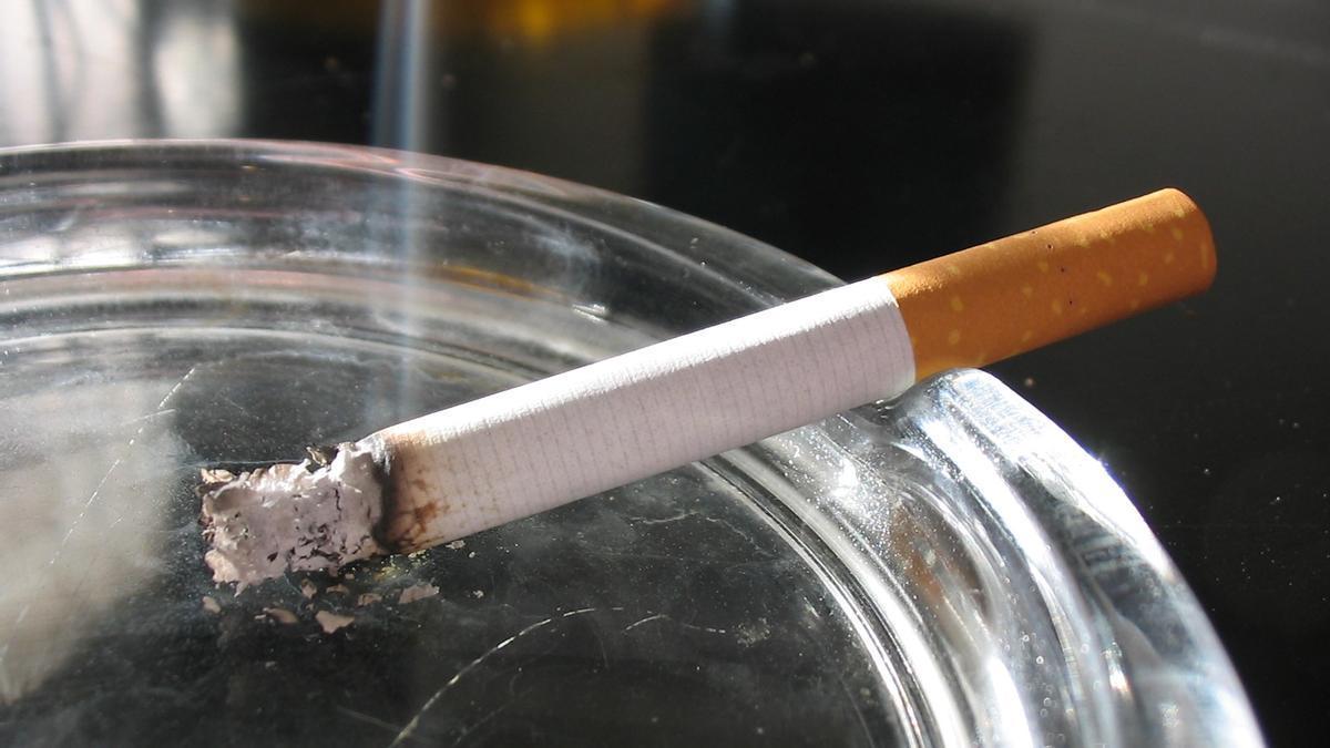 Se ofrecerá información sobre los recursos que Osakidetza pone a disposición de las personas que desean dejar de fumar, así como sobre los daños asociados al vapeo.