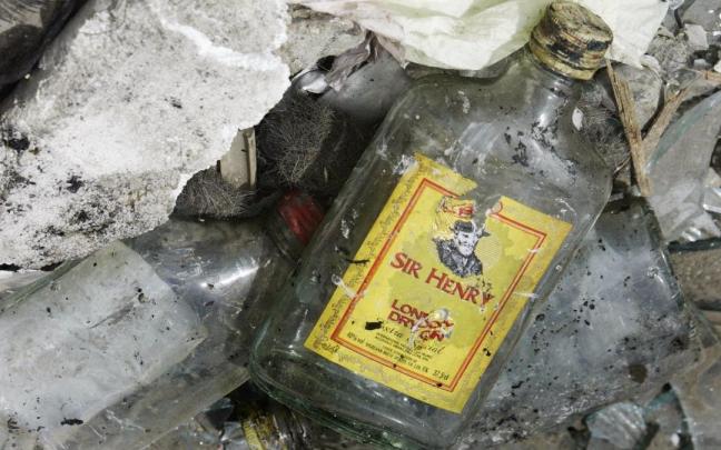 Imagen de archivo de un atentado contra una licorería de Bagdad.