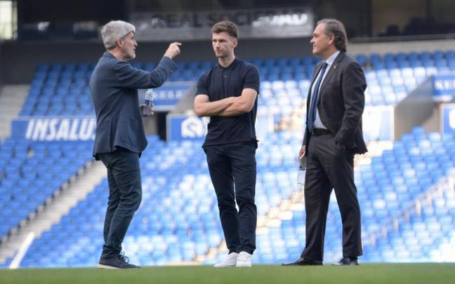 Kieran Tierney es presentado como nuevo jugador txuri-urdin. / PEDRO MARTÍNEZ