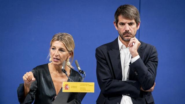 La vicepresidenta segunda del Gobierno español y ministra de Trabajo, Yolanda Díaz, junto al ministro de Cultura, Ernest Urtasun.