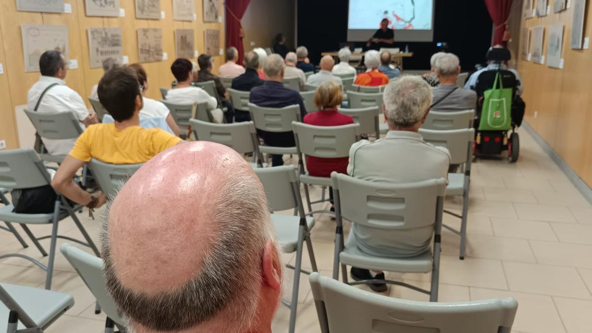 En el centro cívico El Pilar, desde el pasado martes día 17 y hasta el próximo día 29, Vitoria acoge la emotiva exposición Y además dibujan que ofrece una lectura de la historia reciente, reflejando el drama que supuso la Guerra Civil Española. Este conflicto marcó la infancia de muchos menores.