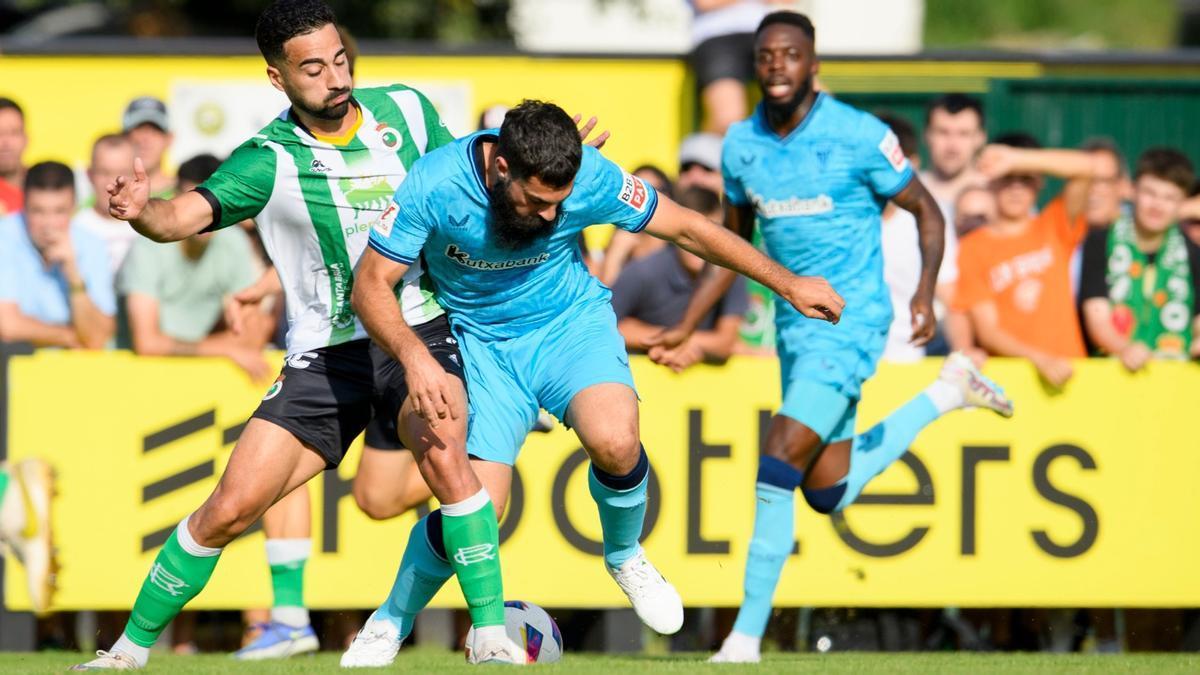 Asier Villalibre e Iñaki Williams en el último amistoso jugado contra el Racing