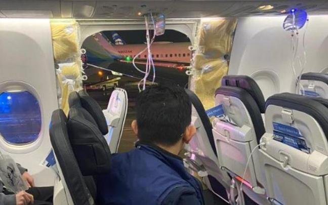 Imagen del interior del Boeing accidentado.