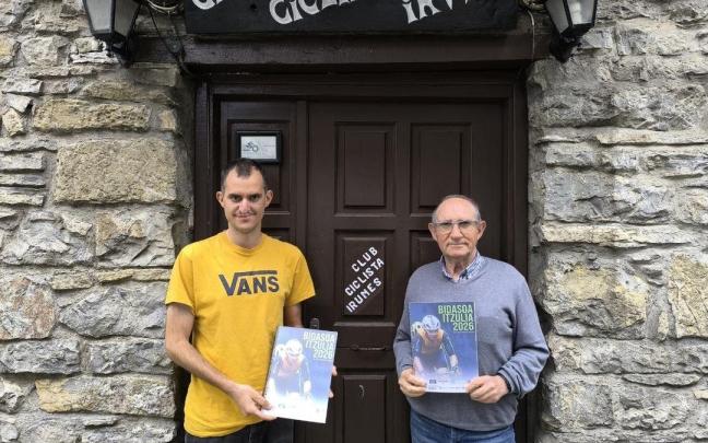 Jorge García, organizador de la Bidasoako Itzulia, y Juanjo Garagarza, Presidente de Honor del Club Ciclista Irunés
