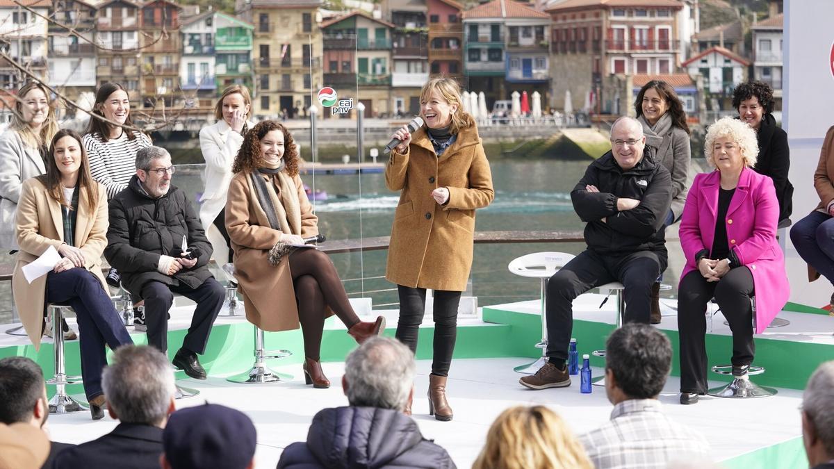 Eider Mendoza en el acto electoral de Pasaia.