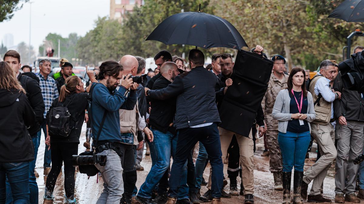 Pedro Sánchez durante su visita a Paiporta el pasado domingo.