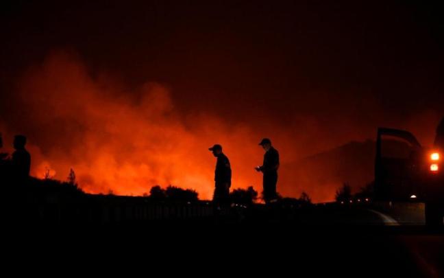 Imagen de archivo de los incendios forestales en Grecia.+- Imagen de archivo de los incendios forestales en Grecia.+-