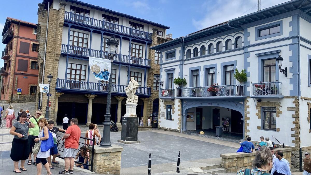 Exterior del ayuntamiento de Getaria.