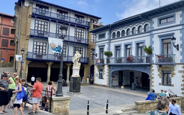 Exterior del ayuntamiento de Getaria.