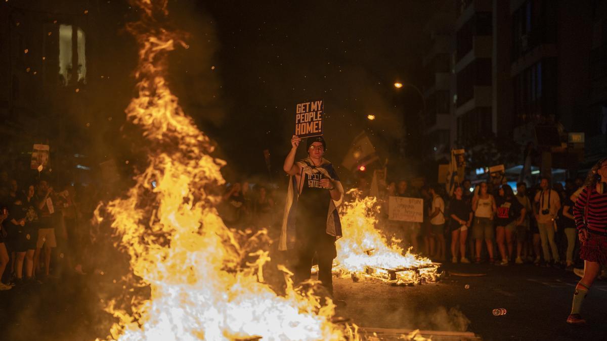 Protesta en Tel Aviv pidiendo la liberación de los rehenes en Gaza.