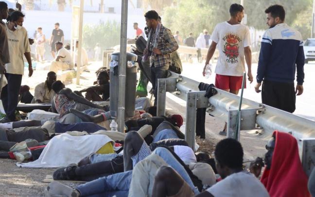 En imágenes: Vivas cree que quedan 6.000 migrantes ilegales en Ceuta y denuncia la "carencia de medios" en las cifras