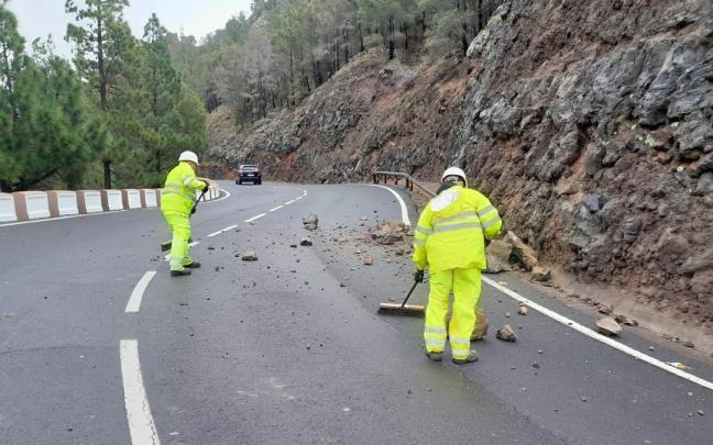 La borrasca Emilia sacude con fuerza a Canarias y al sureste peninsular