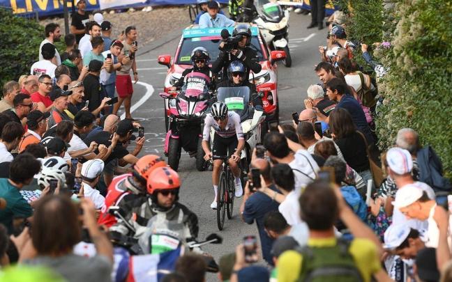 Tadej Pogacar, en solitario.