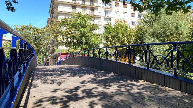 Puente peatonal renovado entre Fanderia y Gabierrota