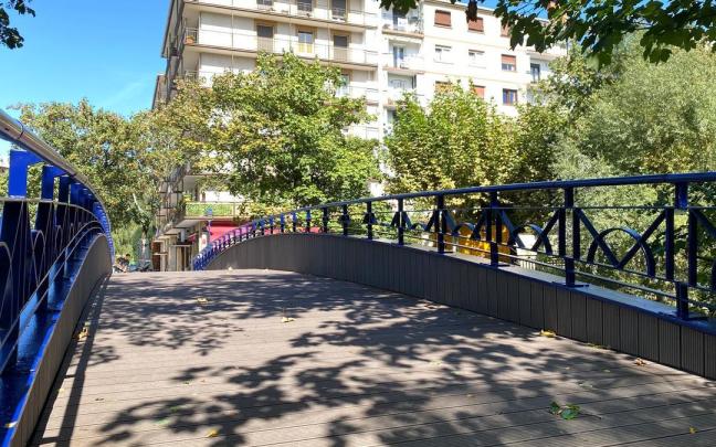 Puente peatonal renovado entre Fanderia y Gabierrota