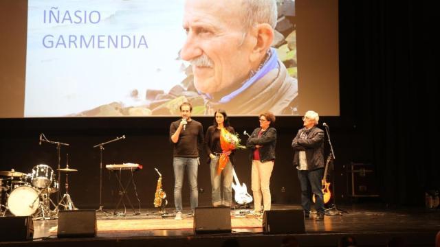 El encuentro del Herriko Antzokia acogió el homenaje al que fuera director del centro, Iñasio Garmendia, fallecido hace unas semanas.