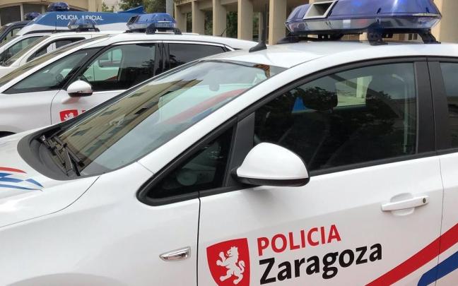 Coches de la policía de Zaragoza, en una imagen de archivo.