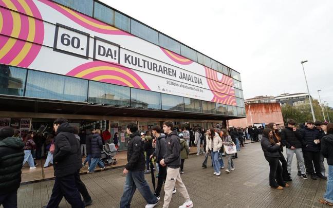 Durangoko Azoka ha hecho un parón de media hora hoy en toda su actividad.