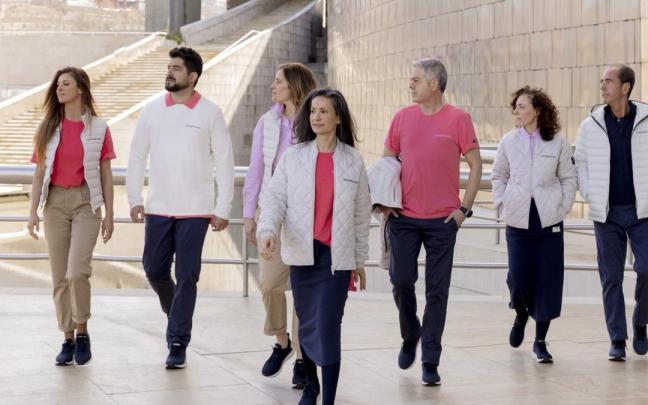 Los nuevos uniformes están hechos con materiales reciclados. Los nuevos uniformes están hechos con materiales reciclados.