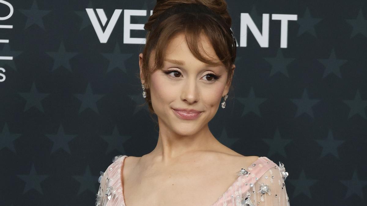 Ariana Grande lleva años encadenando discos, películas, promociones y giras.