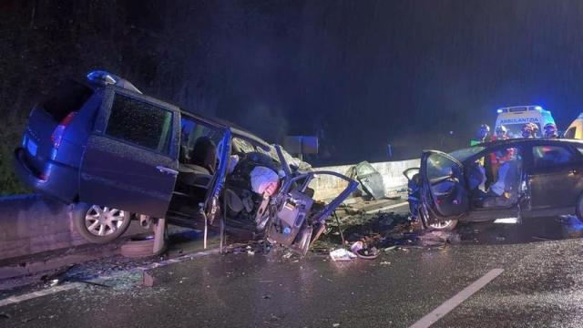 Imagen del siniestro en la N-I en Legorreta, direcci&oacute;n Gasteiz.