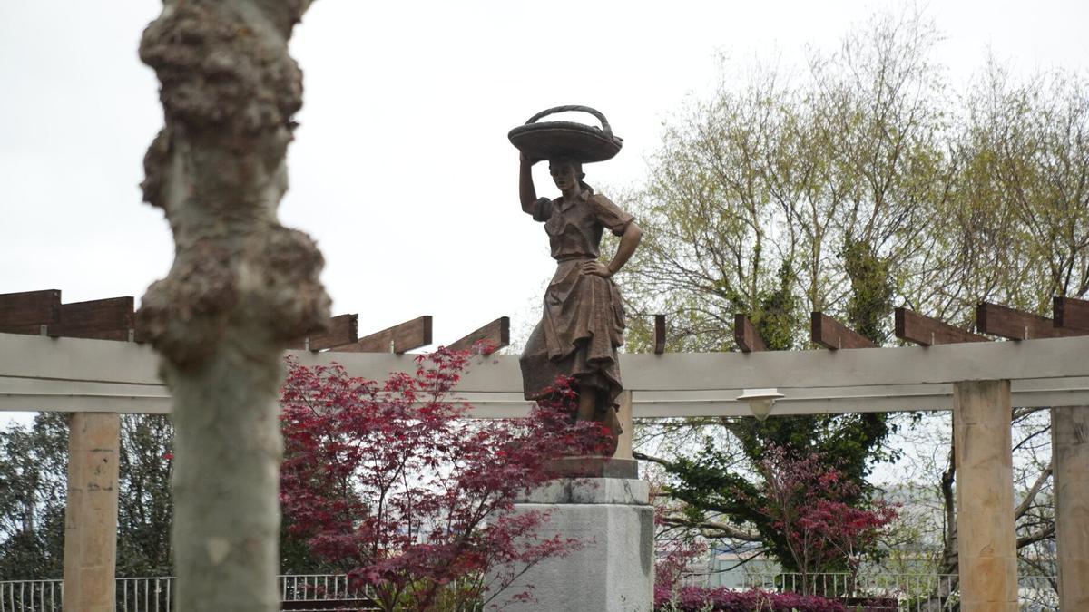 ‘Monumento a la Sardinera’ de Joaquín Lucarini.