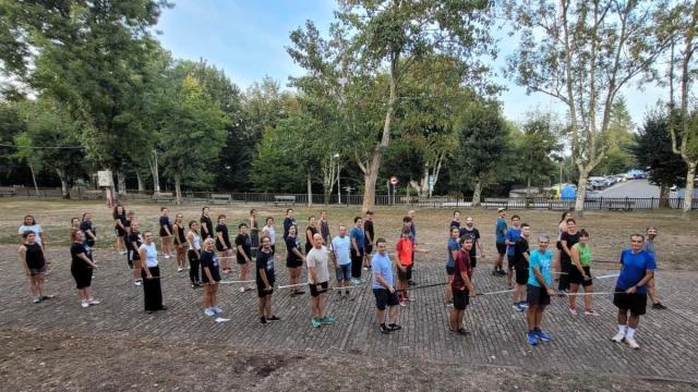 Los miembros de Kezka y Betirako durante el ensayo general en Arrate.