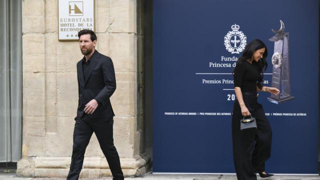 Messi, a su llegada a Oviedo.