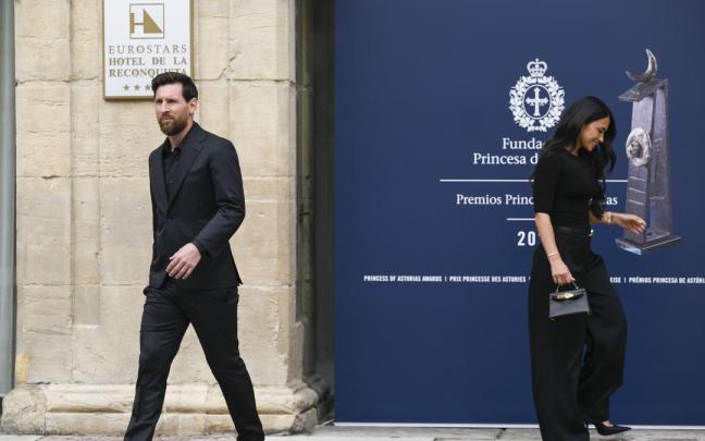 Messi, a su llegada a Oviedo.